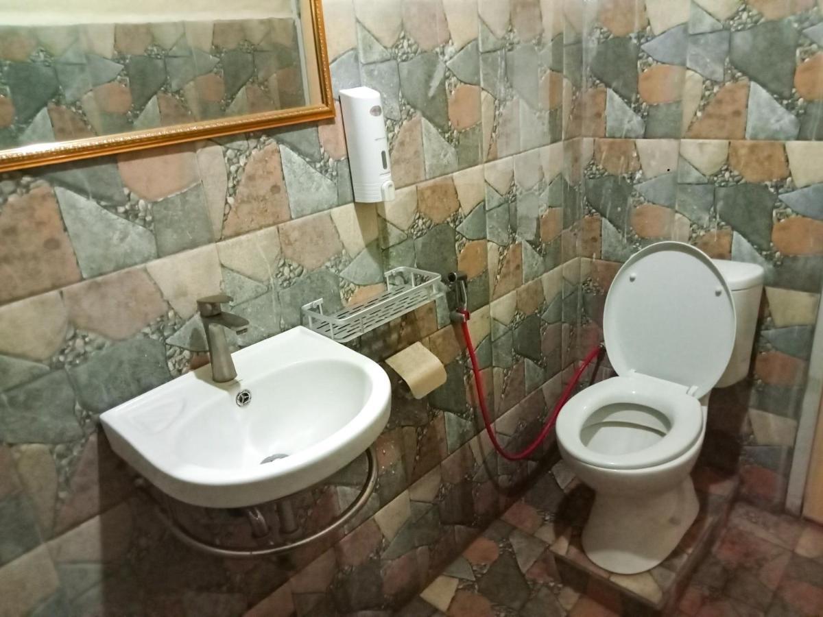 Tangkoko Ranger Homestay Bitung Exterior foto